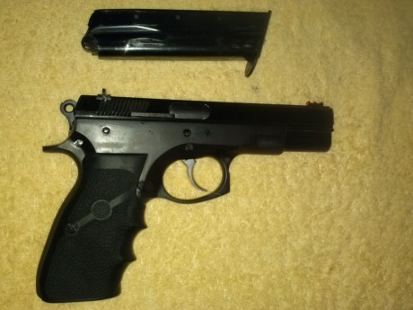Hola compañeros,
querría vender una CZ85 con conversor del .22 que ya no uso. Pero estoy desconectado 20