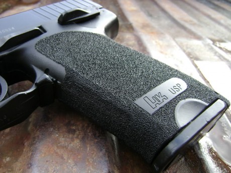 ¿Alguien se ha animado a hacerle este picado a su pistola?

¿Dónde lo ha hecho?

Gracias. 32