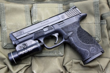 ¿Alguien se ha animado a hacerle este picado a su pistola?

¿Dónde lo ha hecho?

Gracias. 31