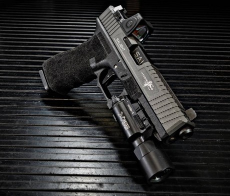 ¿Alguien se ha animado a hacerle este picado a su pistola?

¿Dónde lo ha hecho?

Gracias. 40