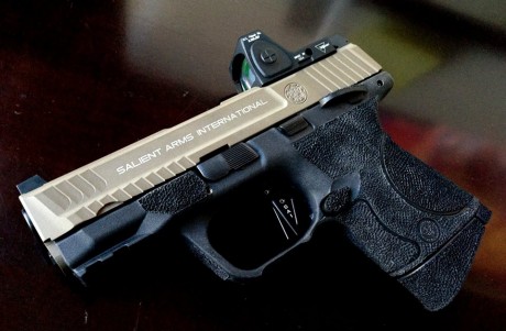 ¿Alguien se ha animado a hacerle este picado a su pistola?

¿Dónde lo ha hecho?

Gracias. 52