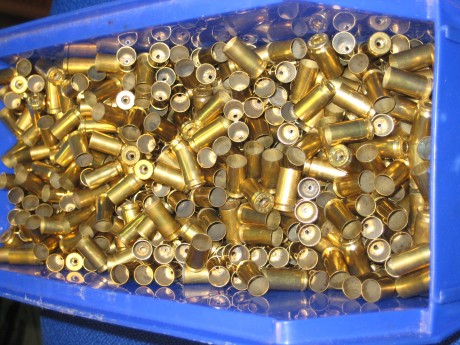 Vendo 1000 vainas de 9 mm G.F.L. ó S&B, limpias, desempistonadas Por 50 € 
albertoliart@hotmail.com 00