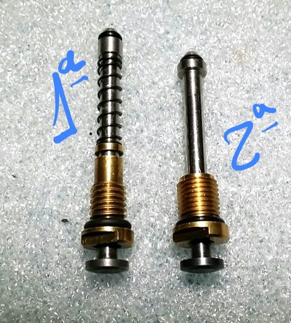 alguien sabe como reparar la aguja, o si es compatible la otra (2ª version) 50