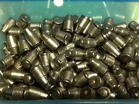Hola. Vendo 300 puntas de plomo del .44(.429") con peso de 240 grains, recubrimiento de disulfuro 01