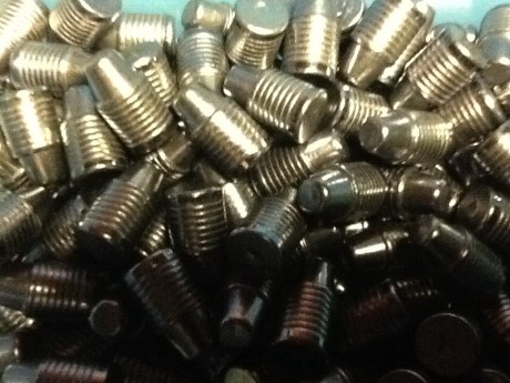 Hola. Vendo 300 puntas de plomo del .44(.429") con peso de 240 grains, recubrimiento de disulfuro 00