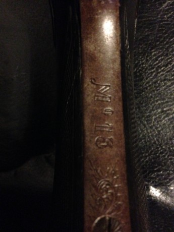 Saludos compañeros,

Como comenté en la presentación, heredé unas armas de mi abuelo de las cuales he 121