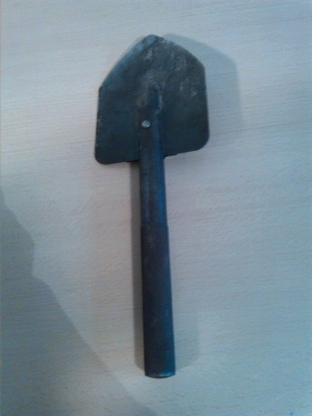 Vendo esta hacha de supervivencia original del ejército ruso. 
Si alguien quiere fotos más detalladas 11