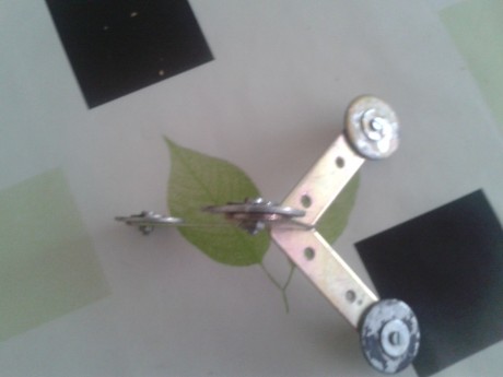 Hola amigos.

Os presento el flip tarjet casero.

Diré que no se las medidas del original. Por tal motivo 00