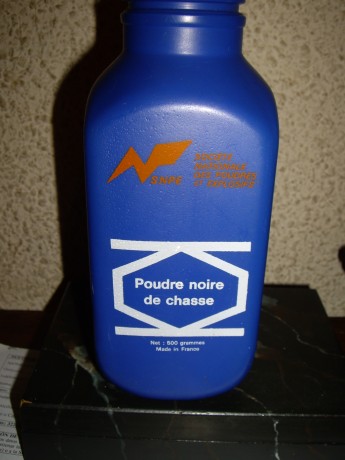 Hola.

He visto que venden un bote (vacío) antiguo de ERT y me ha picado la curiosidad el rótulo, pues 130