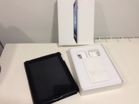 - IPAD 2 RETINA WIFI+3G 32 GB /b]
Color Negro
En caja original y todos los accesorios originales
Incluye 00