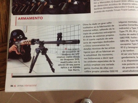 Hola companeros,
en el ultimo numero de la revista ARMAS INTERNECIONAL se ve uno sniper Chino con un Dragunov 12