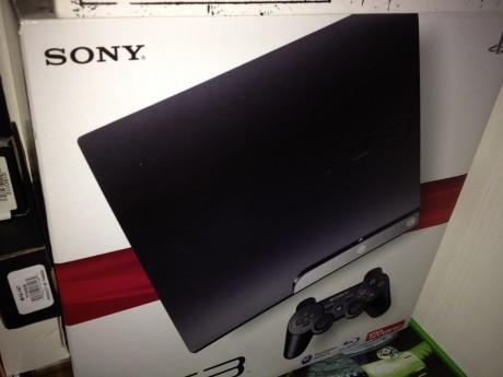  PS3  IMPECABLE.

 Solo usada por mi para estos cuatro juegos  que incluyo, jugados  una sola vez  cada 01