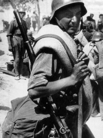 Hace unos días encontré por casualidad en una web extranjera un arma a la venta que hacía muchos años 70