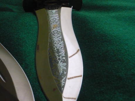 Bueno,pienso en comprarme un podenquero.
Que opinion teneis de este cuchillo?
He visto que tiene varios 150