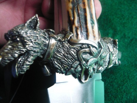 Bueno,pienso en comprarme un podenquero.
Que opinion teneis de este cuchillo?
He visto que tiene varios 162