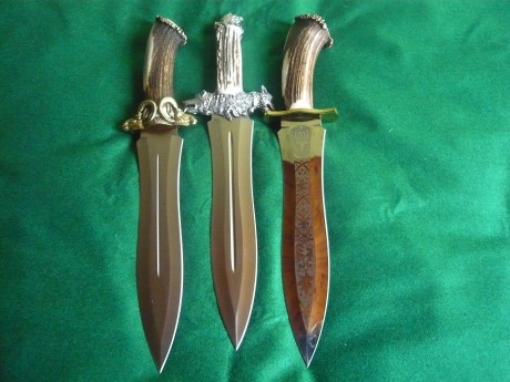 Bueno,pienso en comprarme un podenquero.
Que opinion teneis de este cuchillo?
He visto que tiene varios 160