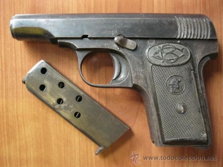 Hace unos días encontré por casualidad en una web extranjera un arma a la venta que hacía muchos años 52