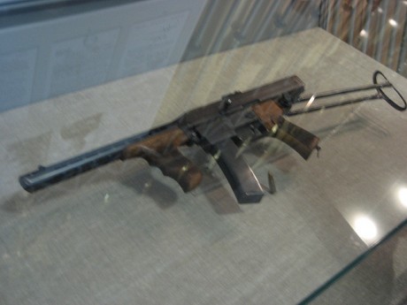 Hace unos días encontré por casualidad en una web extranjera un arma a la venta que hacía muchos años 150