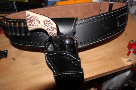Hola voy a comprarme un uberti cattleman en calibre 45 colt y mi duda es en que longitud de cañon.lo ai 160
