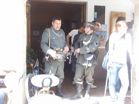 Jeje, como se lo curra esta gente y encima se lo pasan pipa, mirar el video que me ha pasado un colega: 131