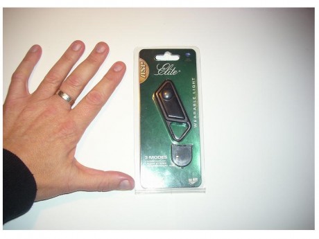Hola!!!

Vendo linterna marca ASP Sapphire Elite.

Linterna programable de bolsillo. Luz fija, luz intermitente 01