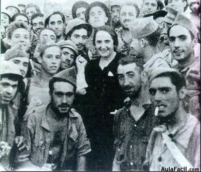  Buen corto !! pero hay una gran pega!! esos uniformes ni siquiera son españoles y esas escopetas de caza 150