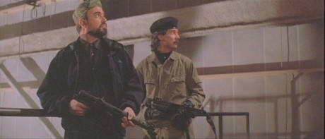 Compañeros,

En vista de las ganas de algunos (Elcafe, Wilcow, Vrakk, etc) por adivinar armas de películas 70