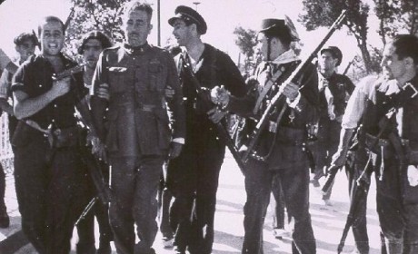  Buen corto !! pero hay una gran pega!! esos uniformes ni siquiera son españoles y esas escopetas de caza 60
