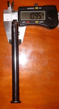 A ver si alguien sabe decirme el modelo de carabina 22lr que utiliza cargadores de estas medidas, sobretodo 02