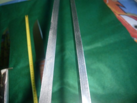 Bueno,pienso en comprarme un podenquero.
Que opinion teneis de este cuchillo?
He visto que tiene varios 120
