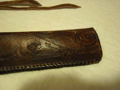 Vendo la citada funda.

Su estado es "PARA RESTAURAR"

Antigua funda mejicana de dos piezas. 11