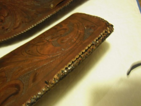 Vendo la citada funda.

Su estado es "PARA RESTAURAR"

Antigua funda mejicana de dos piezas. 10