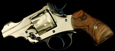 Hace unos días encontré por casualidad en una web extranjera un arma a la venta que hacía muchos años 170