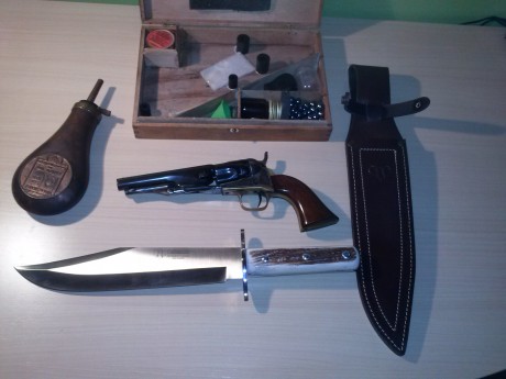 Hola me han traído los Reyes Magos , unos días antes pues son algo impacientes  :mrgreen:  un Bowie de 10