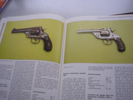 vendo el coleccionable armas de fuego, son tres tomos y cada tomo lo vendo por 20€, los gastos por cuenta 00