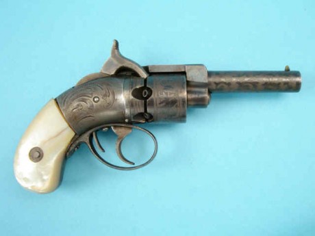 Hace unos días encontré por casualidad en una web extranjera un arma a la venta que hacía muchos años 00