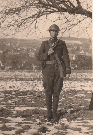 Hace unos días encontré por casualidad en una web extranjera un arma a la venta que hacía muchos años 60