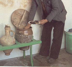 Bueno a ver si nos animamos y ponemos alguna adivinanza.

1ª- ¿como mataríais a dos elefantes a la vez?


Respuesta 70