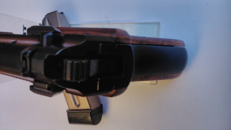 Vendo pistola Llama M 82 recien pavonada y revisada. Su funcionamiento es perfecto y tiene una gran precision. 10