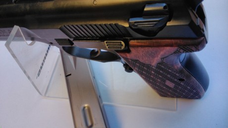 Vendo pistola Llama M 82 recien pavonada y revisada. Su funcionamiento es perfecto y tiene una gran precision. 22