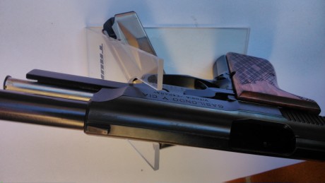 Vendo pistola Llama M 82 recien pavonada y revisada. Su funcionamiento es perfecto y tiene una gran precision. 21