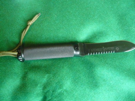 hola a todos,aqui os presento un cuchillo poco visto,se trata de un jungle king 2 sin guarda.dicen que 02