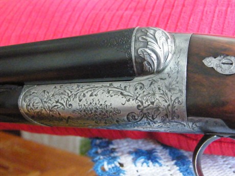 Vendo esta escopeta Ideal calibre 12 del año 1920.  No sé el modelo. Cañón de 65 cm. , tres y una estrellas 02