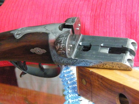 Vendo esta escopeta Ideal calibre 12 del año 1920.  No sé el modelo. Cañón de 65 cm. , tres y una estrellas 00