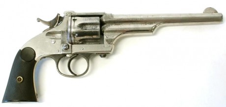 Hace unos días encontré por casualidad en una web extranjera un arma a la venta que hacía muchos años 61
