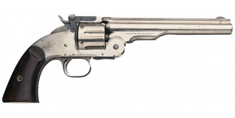 Hace unos días encontré por casualidad en una web extranjera un arma a la venta que hacía muchos años 161