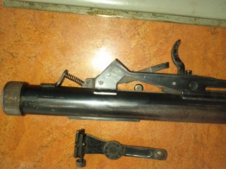 Estimados compañeros, ha llegado a mi , una pistola Diana mod-5, ya restaure una carabina cometa v, y 51