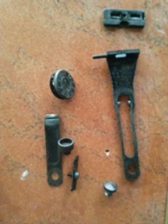 Estimados compañeros, ha llegado a mi , una pistola Diana mod-5, ya restaure una carabina cometa v, y 50