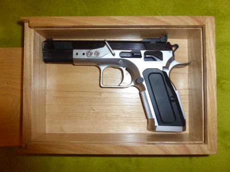 Abro este Hilo para que colguemos nuestras armas de IPSC, para que babeemos constantemente y veamos mejoras 00