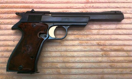 Vendo Pistola STAR FR SPORT,  precio 200€

es una antigualla para coleccionistas

También cambio por arma 01
